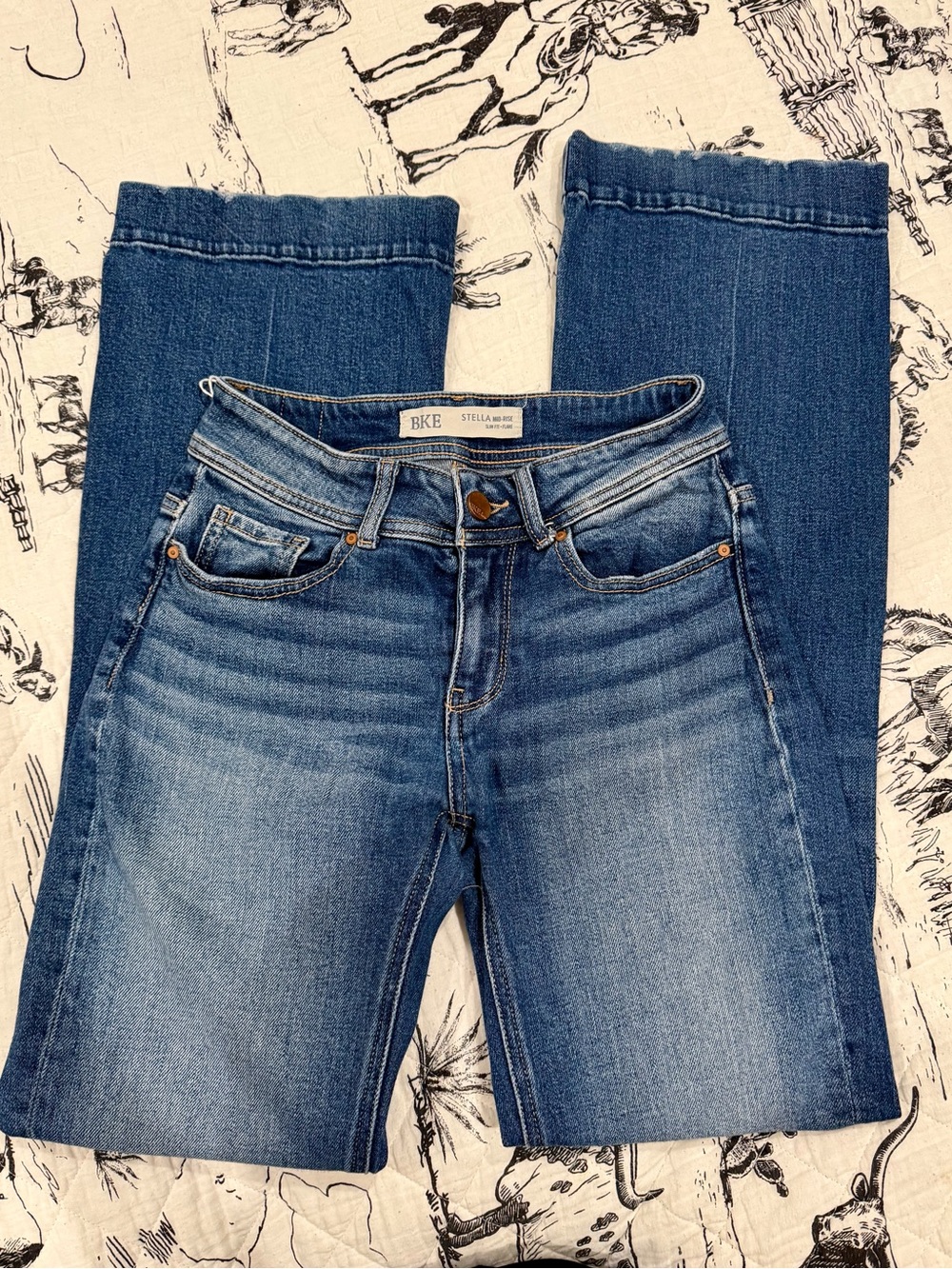 BKE “Stella” Mid-Rise-Slim Fit-Flare Classic Blue Women’s Jeans Size 24 - Picture 3 of 7